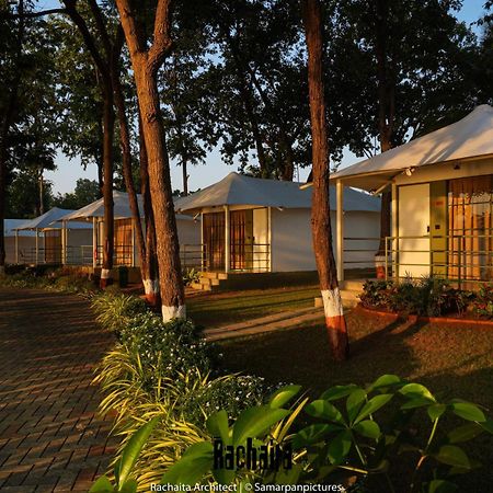 White Feather Resort Kauncha Silvassa Exterior foto