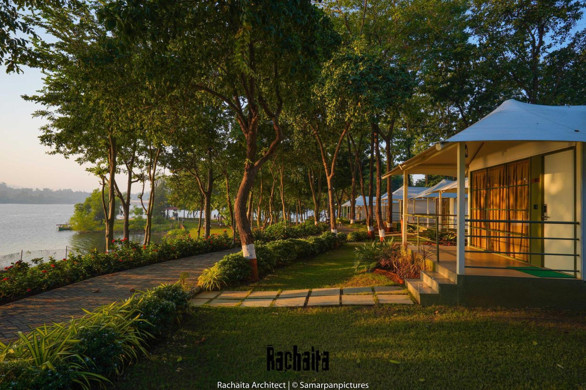 White Feather Resort Kauncha Silvassa Exterior foto