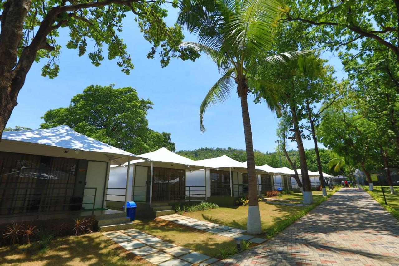 White Feather Resort Kauncha Silvassa Exterior foto